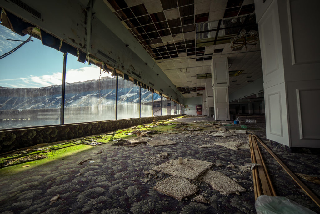 abandoned silverdome stadium in pontiac michigan