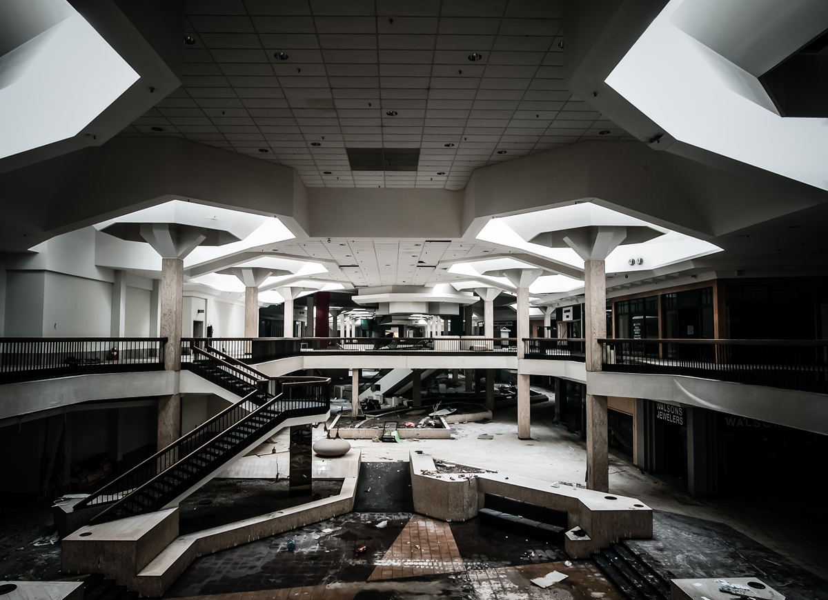 The Randall Park Mall – A Great American Shopping Mall Laid To Rest