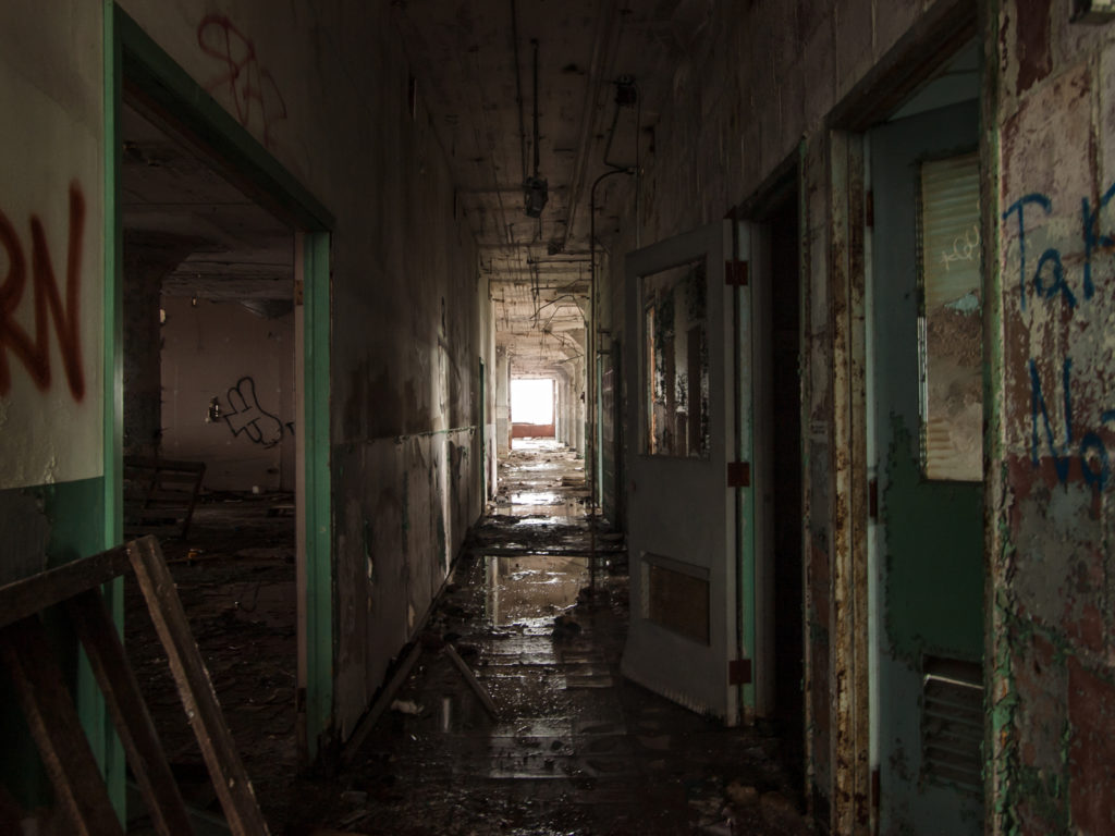 dark hallways in abandoned victoreen factory in cleveland ohio