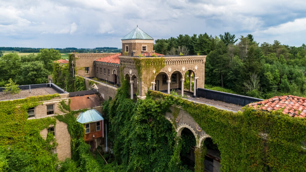 Molly Stark Hospital Abandoned