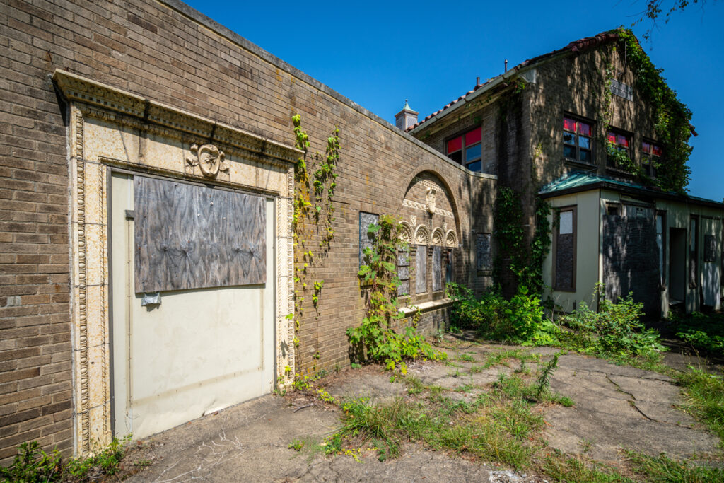 Molly Stark Hospital Abandoned