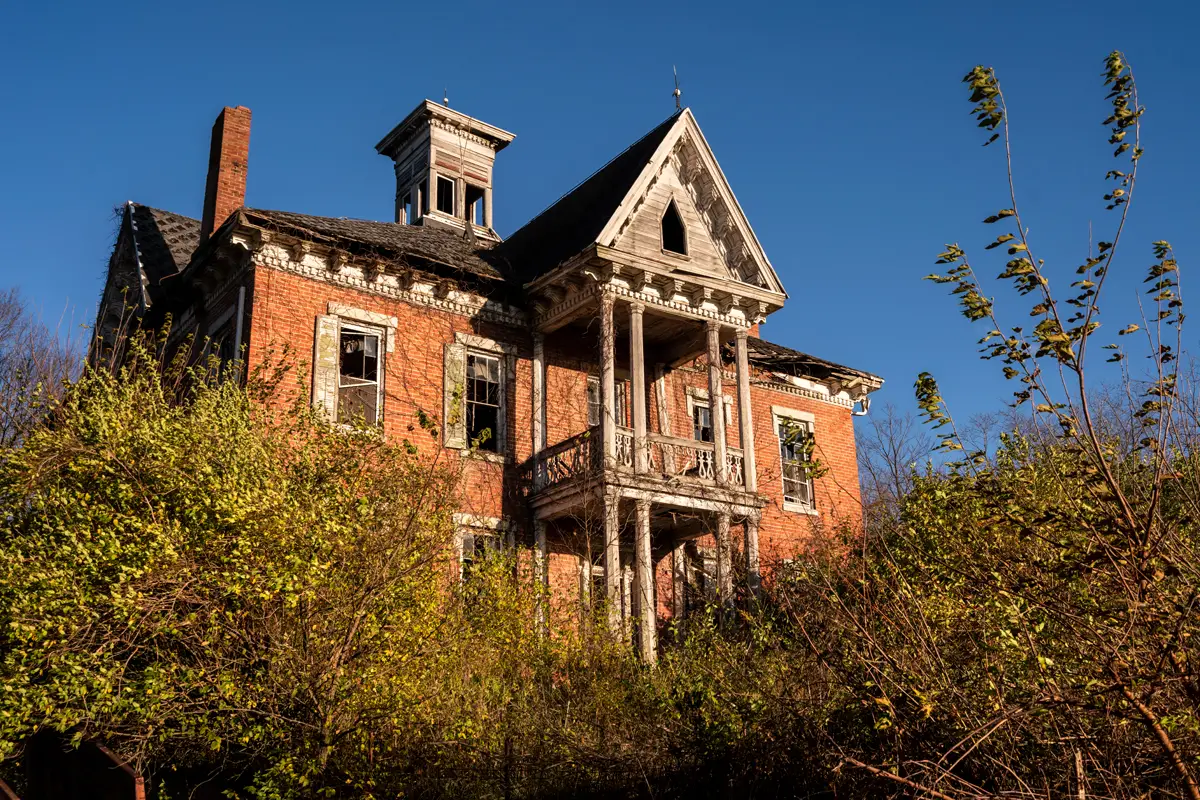 A 156YearOld Victorian Mansion Sits Abandoned in Ohio Architectural