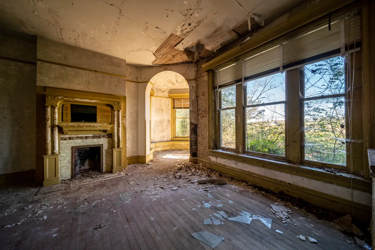 Abandoned Farmville - The Mansion Of A Tobacco Tycoon - Architectural ...