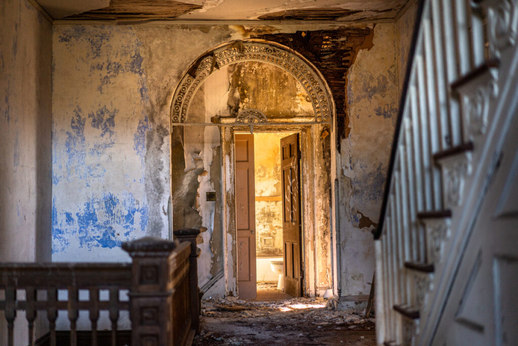 abandoned dunnington mansion in virginia