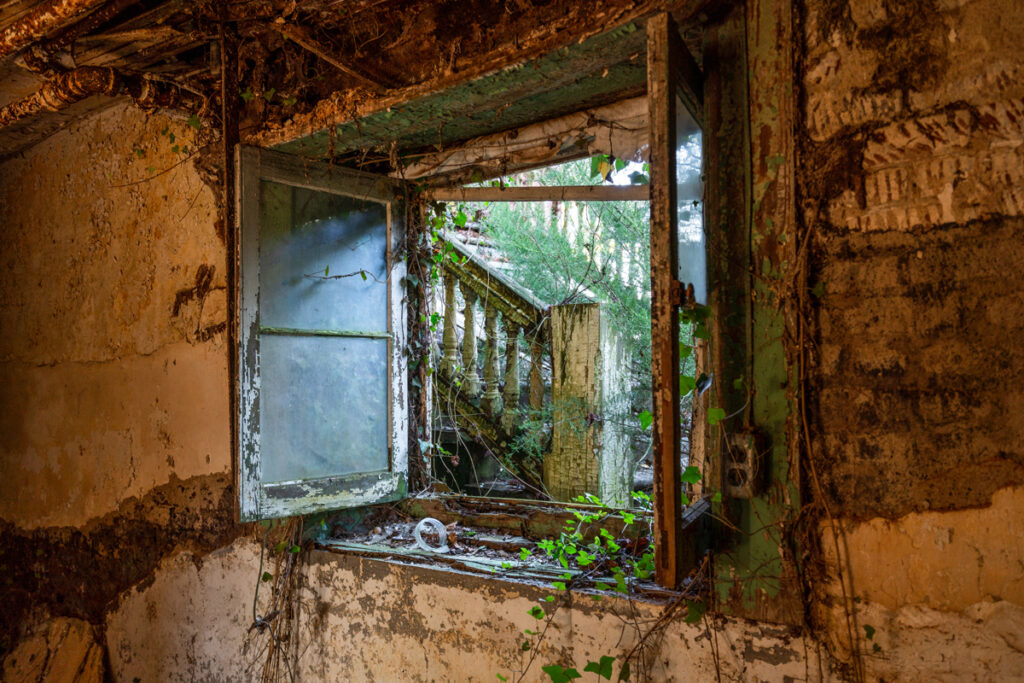 abandoned dunnington mansion in virginia