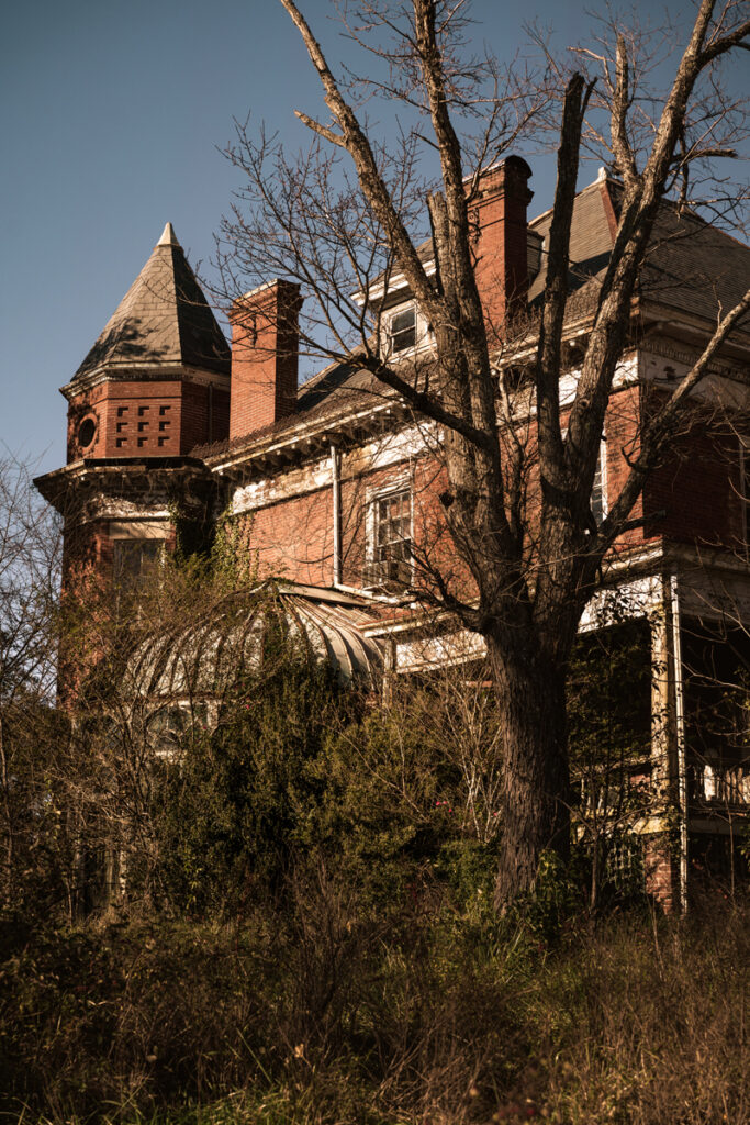 Abandoned Dunnington Mansion in Virginia