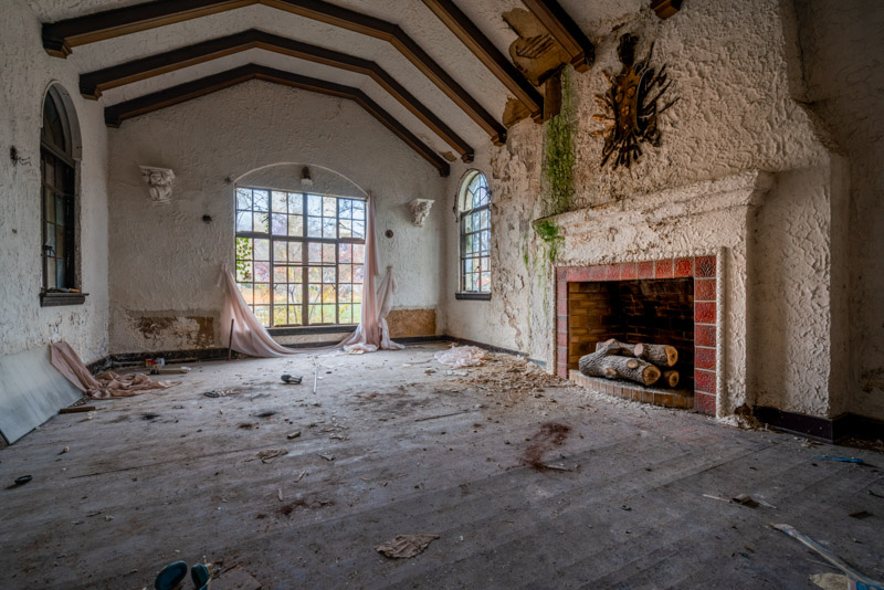 Abandoned stucco home