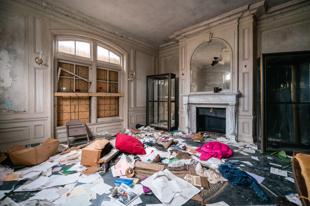 abandoned traxler mansion in dayton ohio