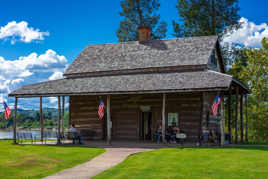 Mansion house at Tu-Endie-Wei State Park