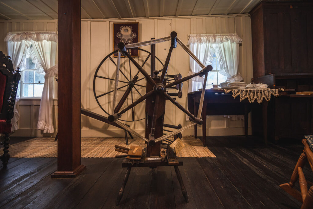 Mansion house at Tu-Endie-Wei State Park