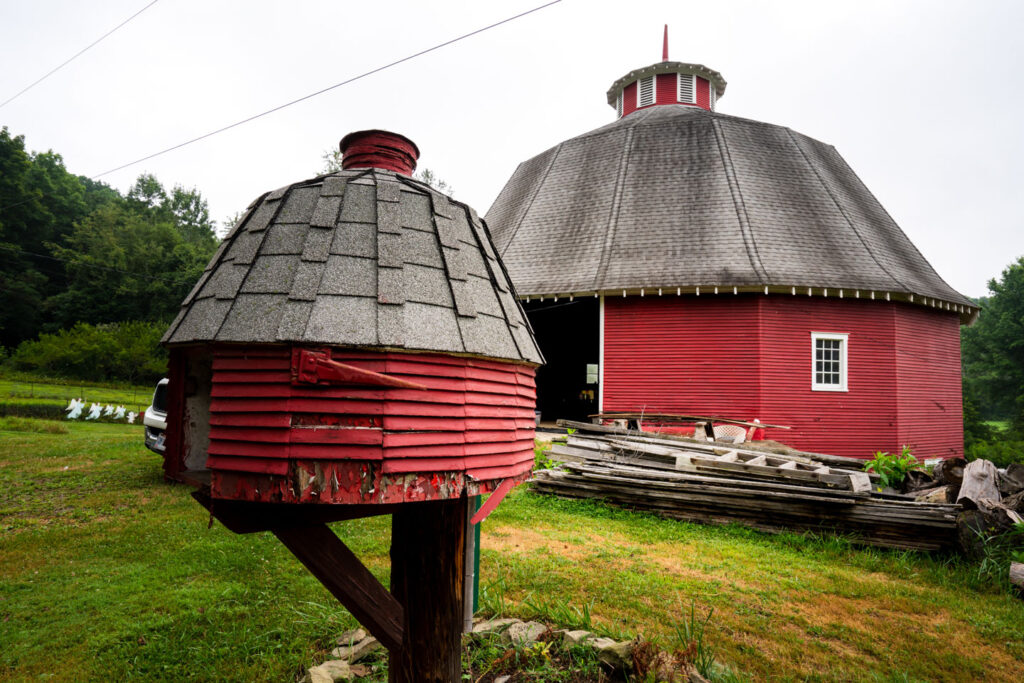 16-sided barn in freeport, ohio