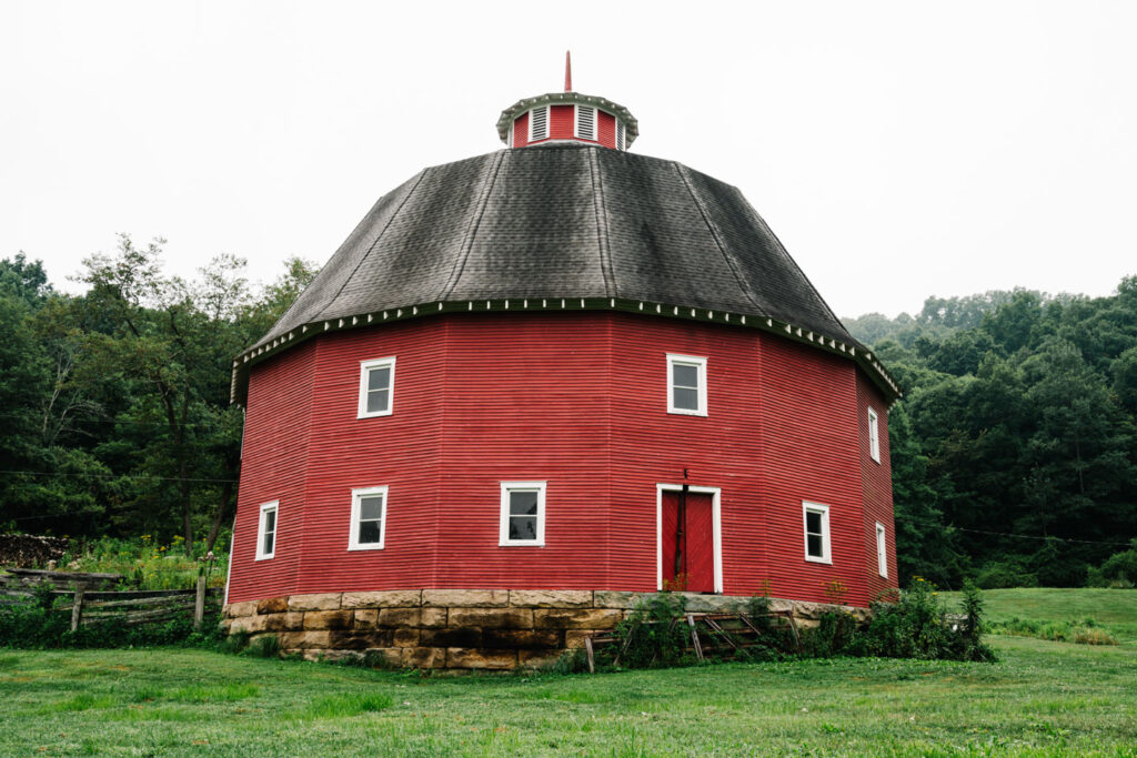 16-sided barn in freeport, ohio