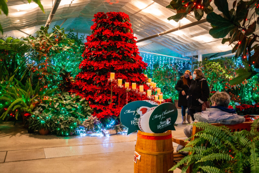 christmas display at stan hywet