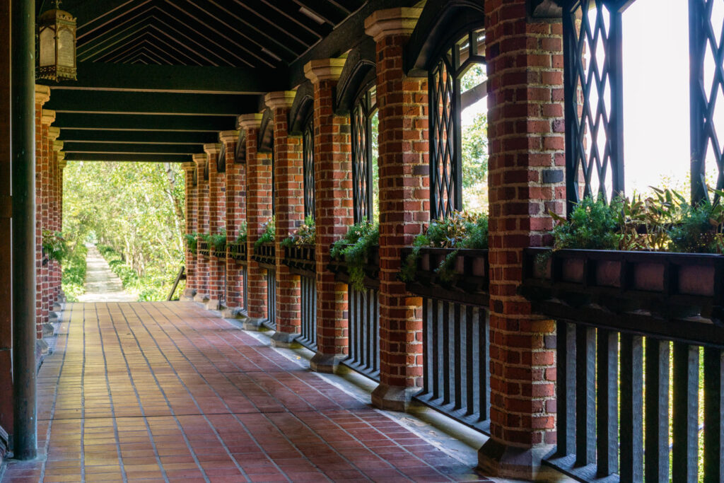 exterior of stan hywet hall