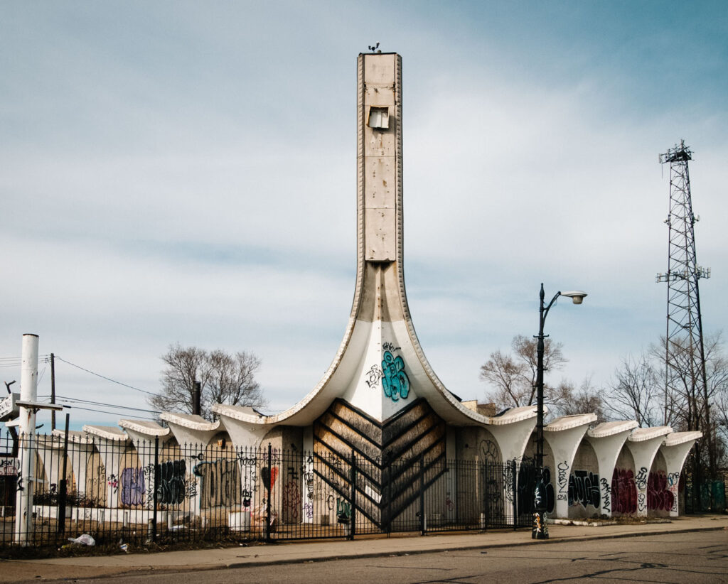 abandoned mannia cafe rhythm kitchen building googie architecture