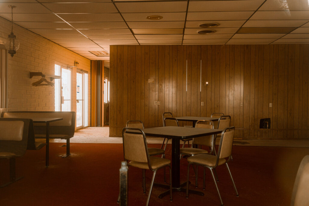 abandoned dixie motel in mclean texas